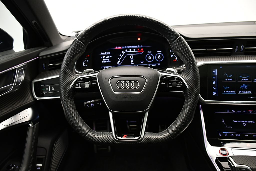 Thumbnail: 2024 Audi RS 6 - 21