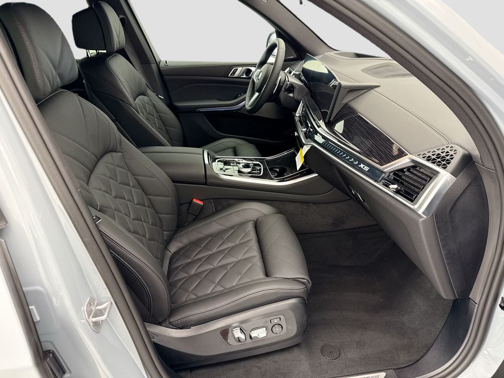 Thumbnail: 2026 BMW X5 - 19
