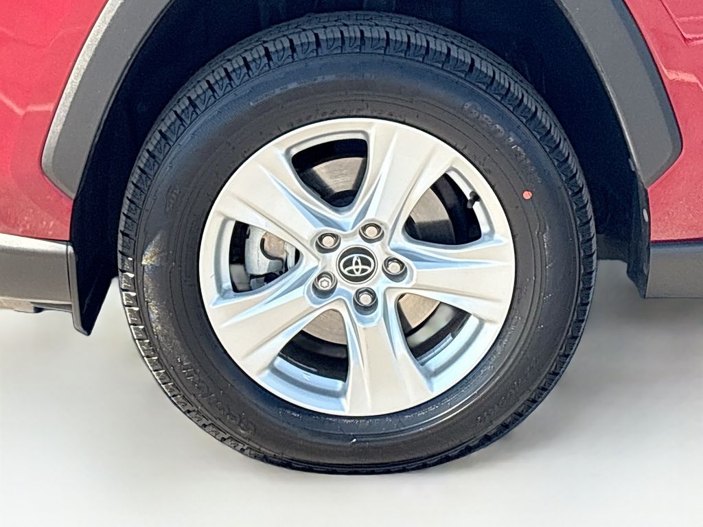 Thumbnail: 2020 Toyota RAV4 - 29