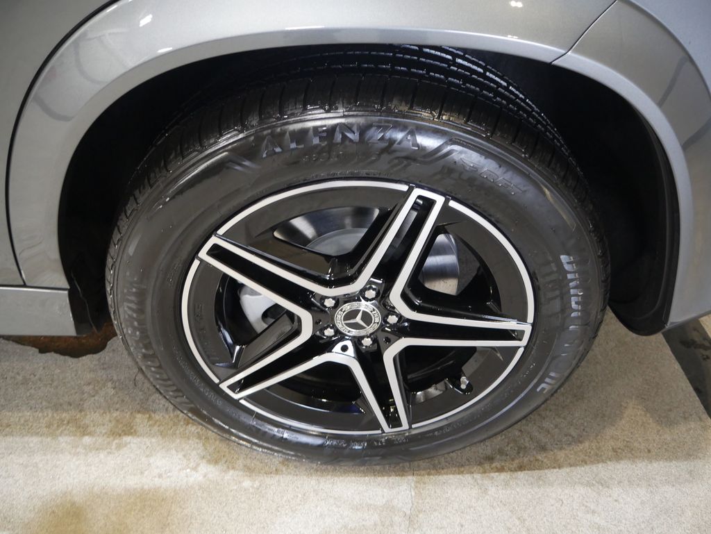 Thumbnail: 2026 Mercedes-Benz GLE - 13