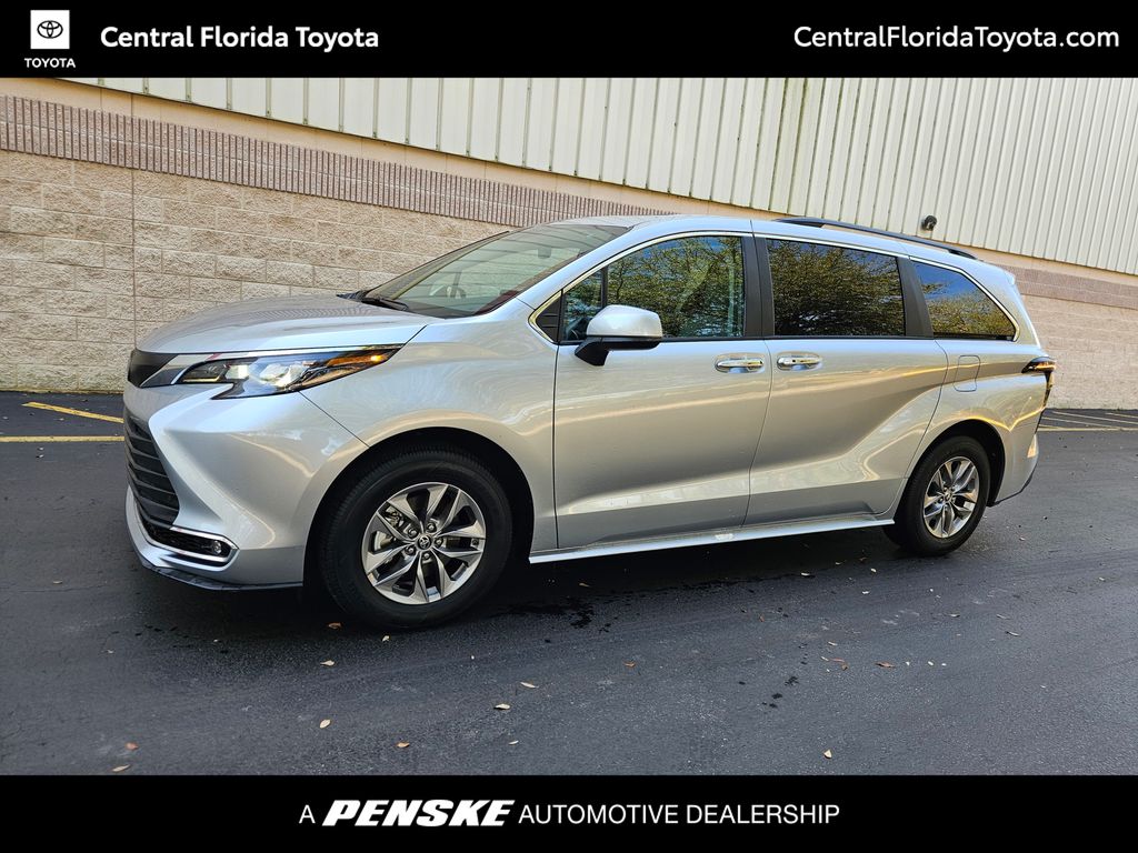 2024 Toyota Sienna XLE -
                Orlando, FL