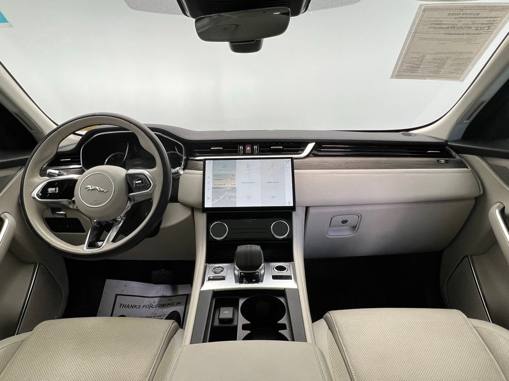 Thumbnail: 2022 Jaguar F-Pace - 10