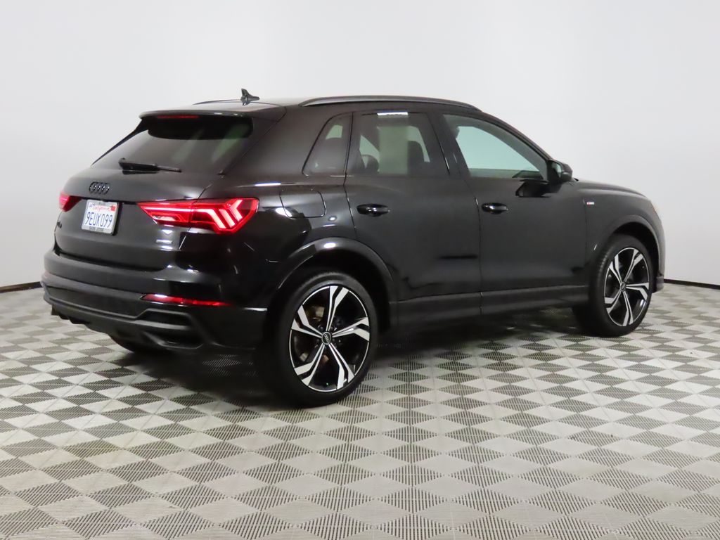 Thumbnail: 2023 Audi Q3 - 5