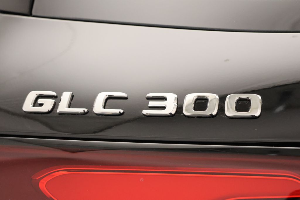 Thumbnail: 2027 Mercedes-Benz GLC - 9