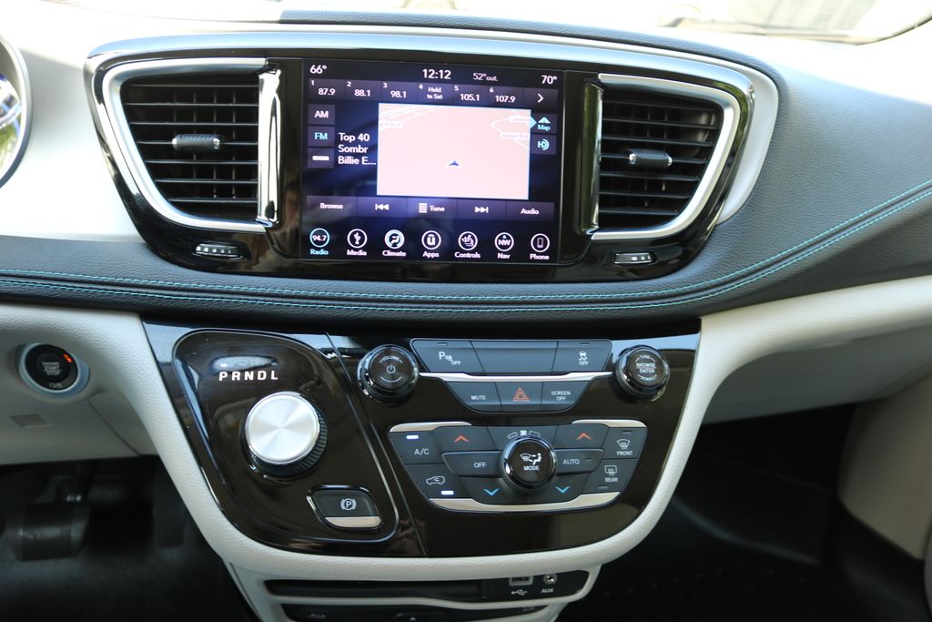 Used Car 2018 Chrysler Pacifica Hybrid  Limited For Sale Under $25,000 In Austin, Texas