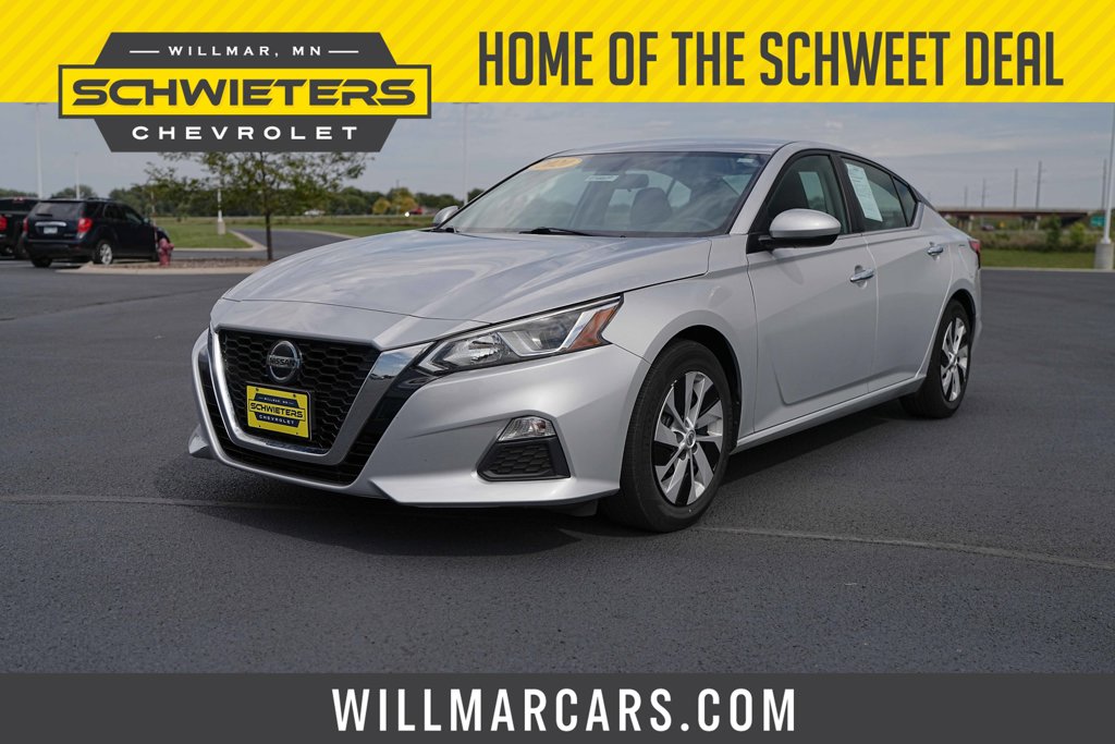 Brilliant Silver Metallic 2020 Nissan Altima Sedan Front-Wheel Drive Continuously Variable Transmission