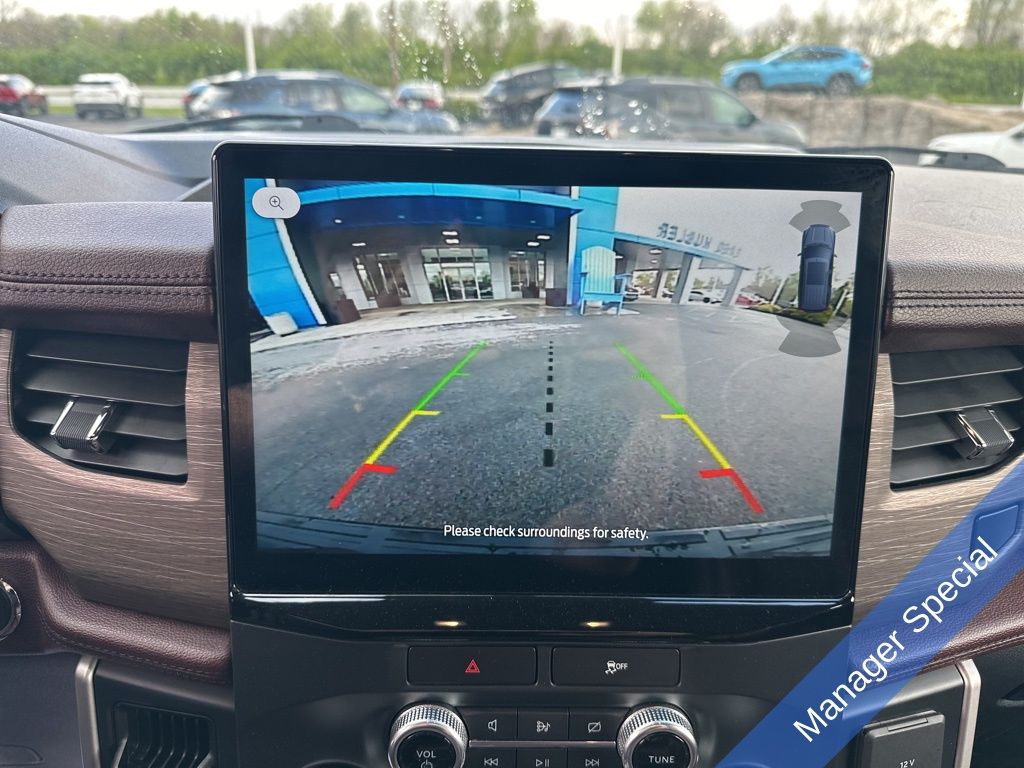 2022 Ford Expedition Max Limited photo