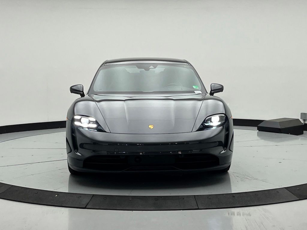 Thumbnail: 2022 Porsche Taycan - 6
