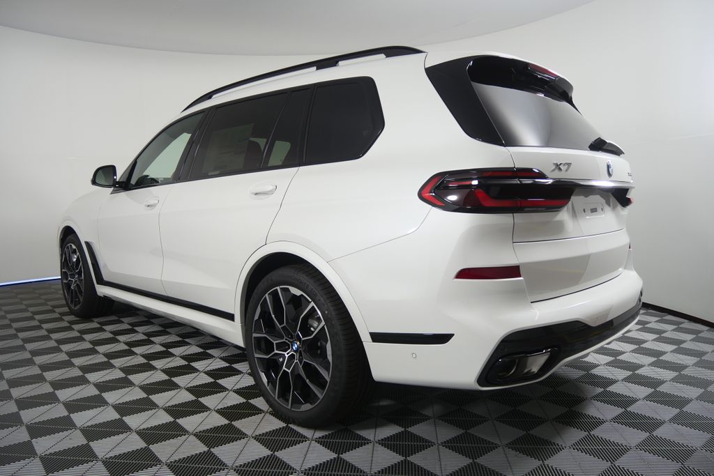Thumbnail: 2026 BMW X7 - 5