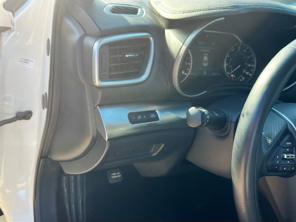 Used 2019 White Nissan 3.5 S image 10