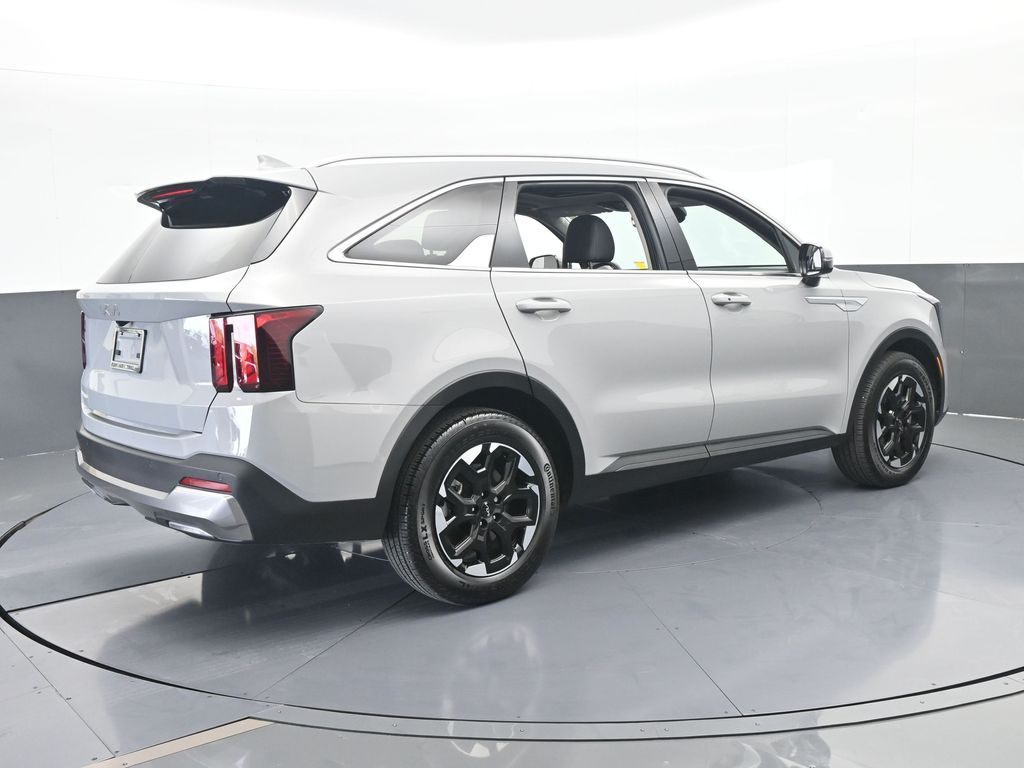 Used 2025 Wolf Gray Kia S image 6