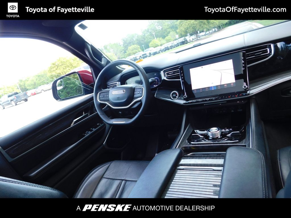 Thumbnail: 2022 Jeep Wagoneer - 8