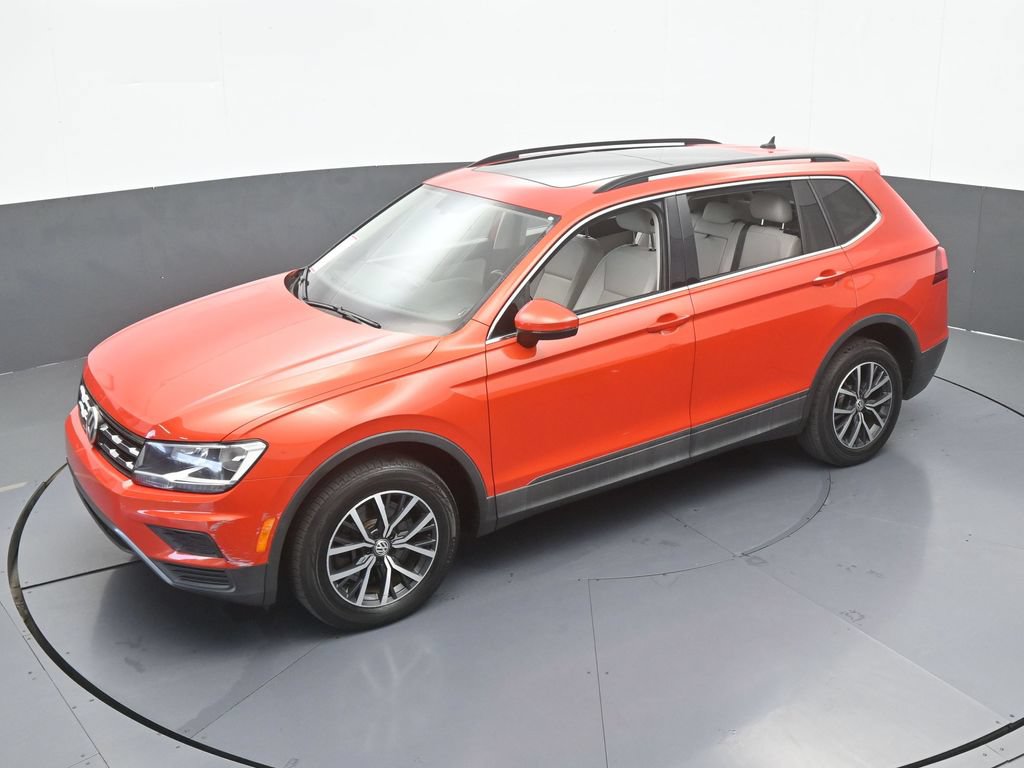 Used 2019 Orange Metallic Volkswagen 2.0T SE image 44