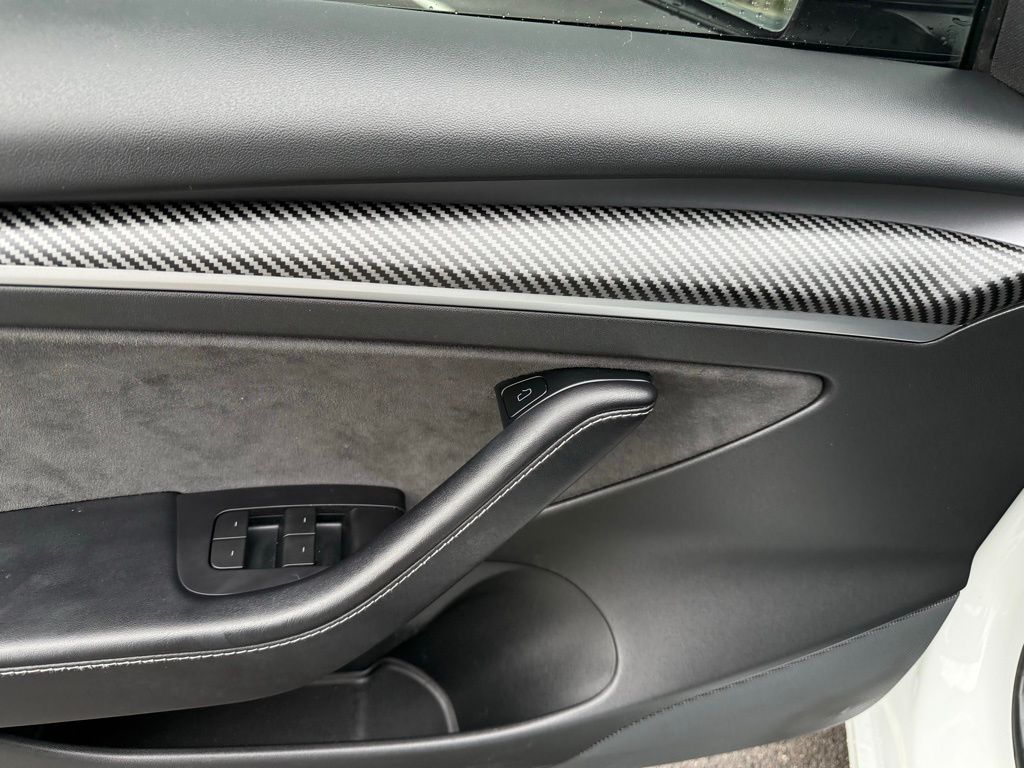 Thumbnail: 2021 Tesla Model 3 - 11