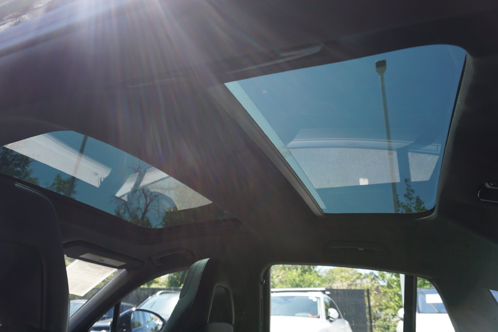 Thumbnail: 2023 Porsche Panamera - 25