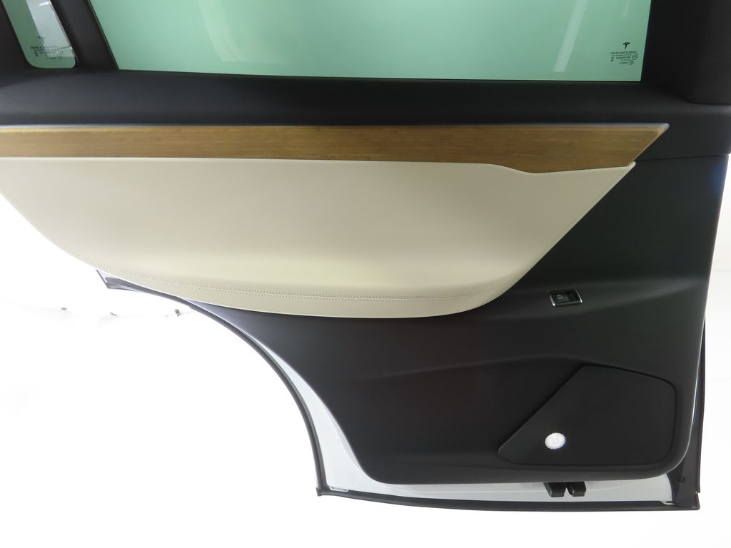 Thumbnail: 2020 Tesla Model X - 26