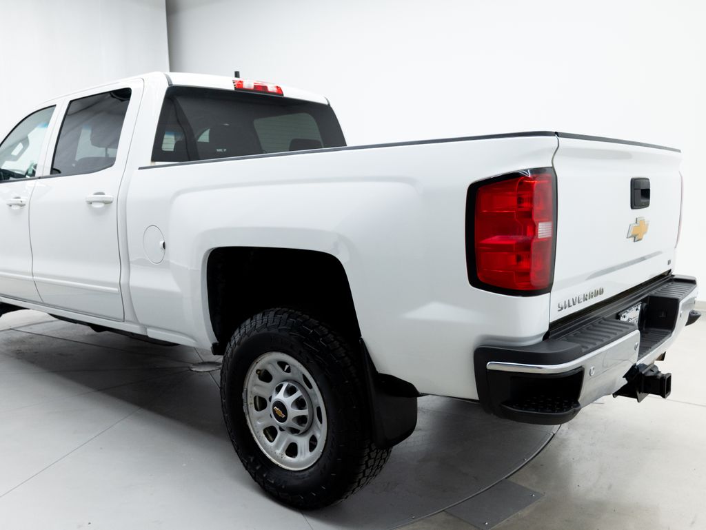 2019 White Chevrolet Silverado 2500HD LT 4X4 Truck