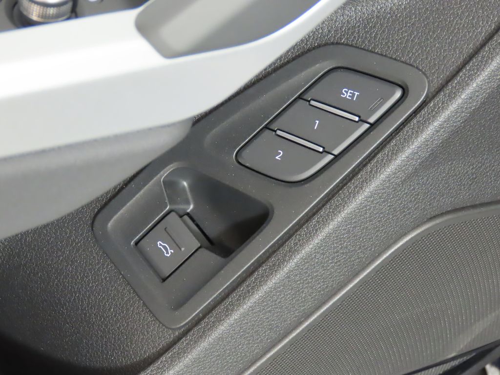 Thumbnail: 2025 Audi Q3 - 31