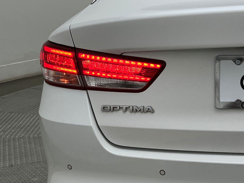 Thumbnail: 2018 Kia Optima - 10