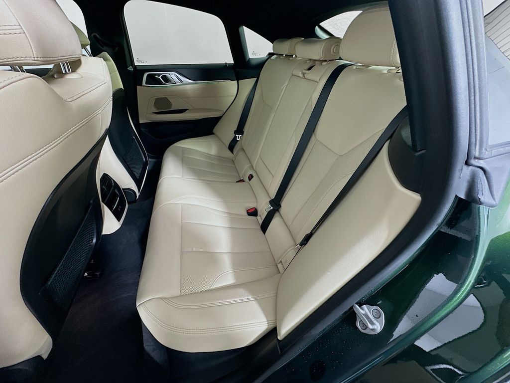2024 BMW i4 eDrive35 24