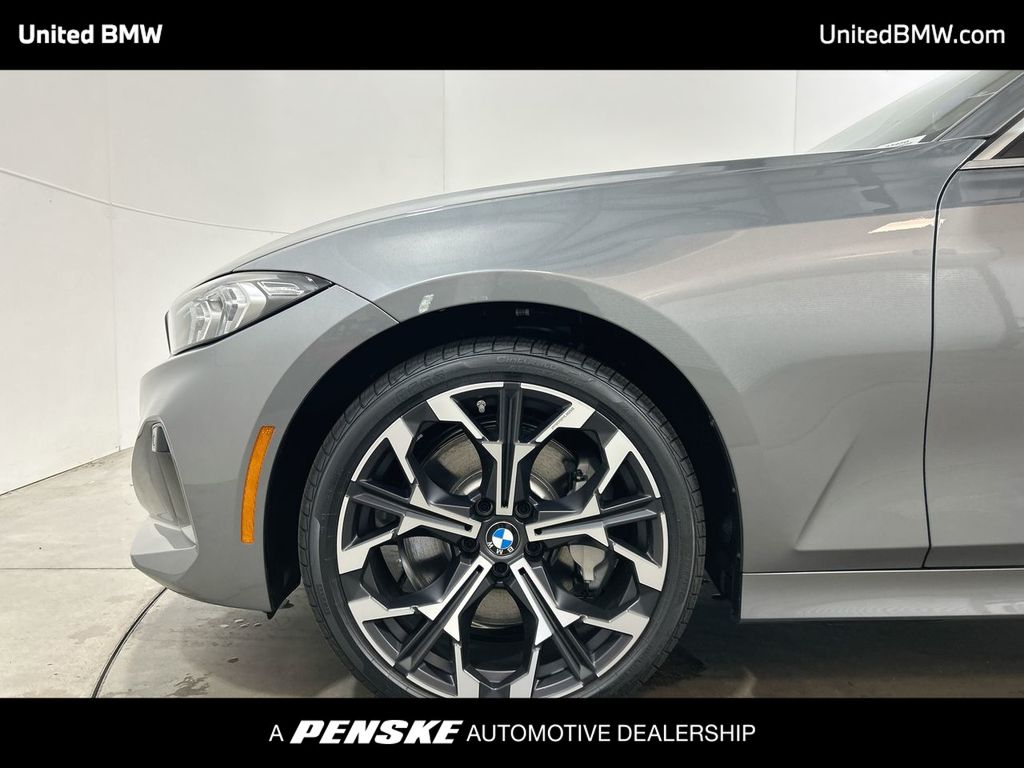 Thumbnail: 2025 BMW 3 Series - 10