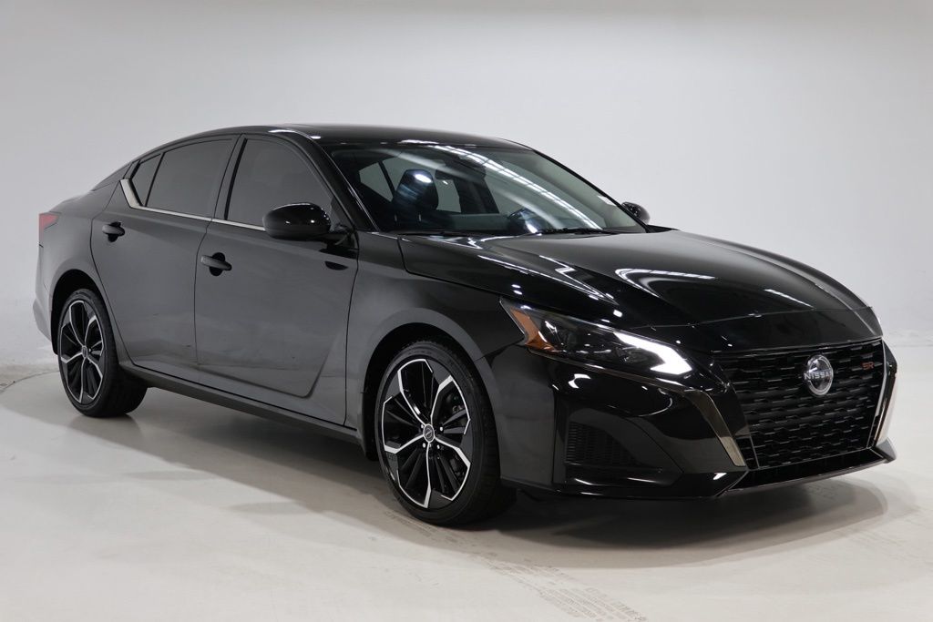 Super Black Clearcoat 2023 Nissan Altima Sedan All-Wheel Drive Continuously Variable Transmission