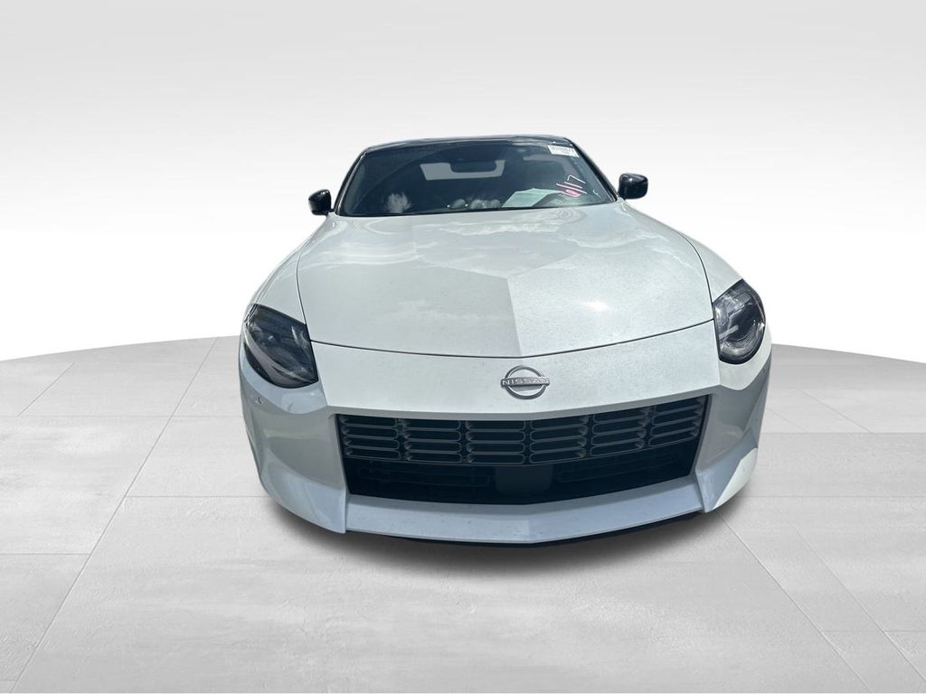 2024 Everest White Pearl Tricoat/Super Black Nissan Z Performance RWD Coupe