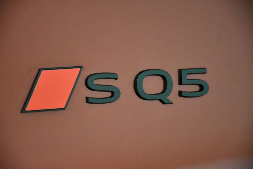 Thumbnail: 2025 Audi SQ5 - 9