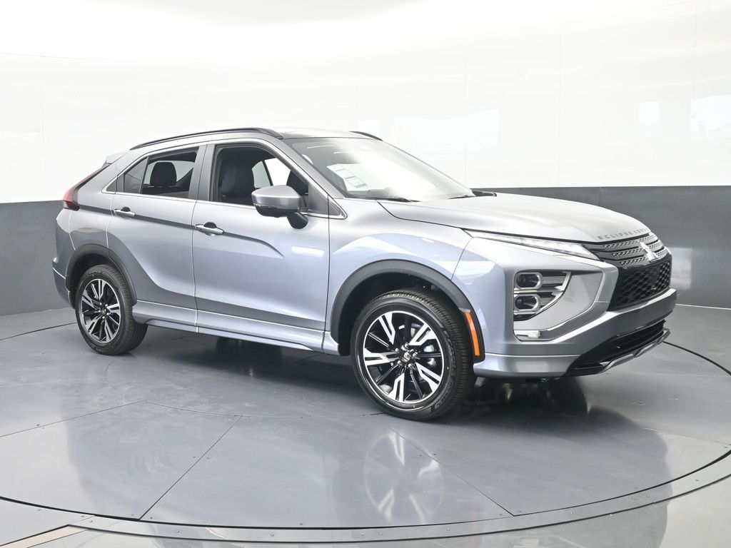 New 2026 Gray Mitsubishi SEL image 8