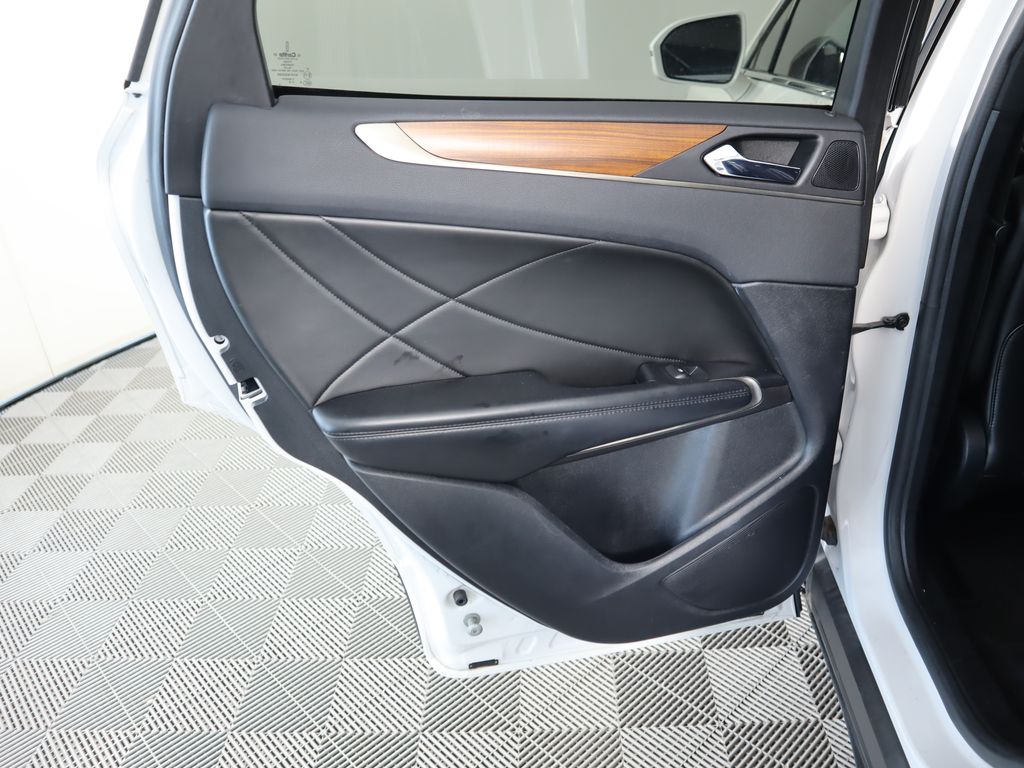 Thumbnail: 2017 Lincoln MKC - 24