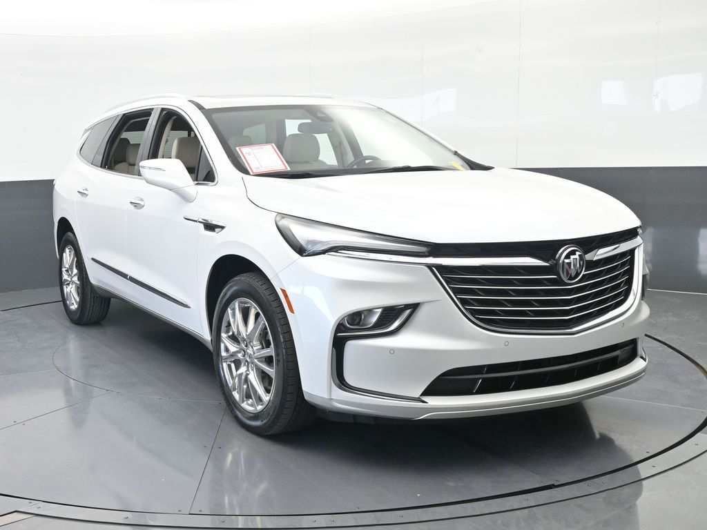 Used 2024 White Frost Tricoat Buick Essence image 9