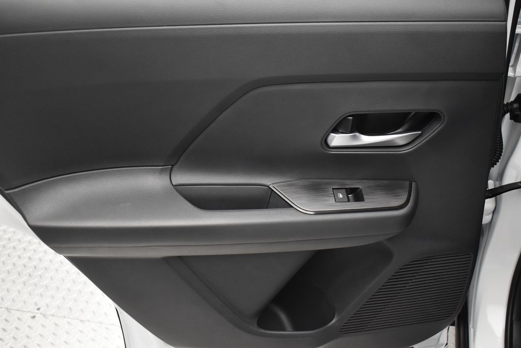 Thumbnail: 2026 Nissan Kicks - 31