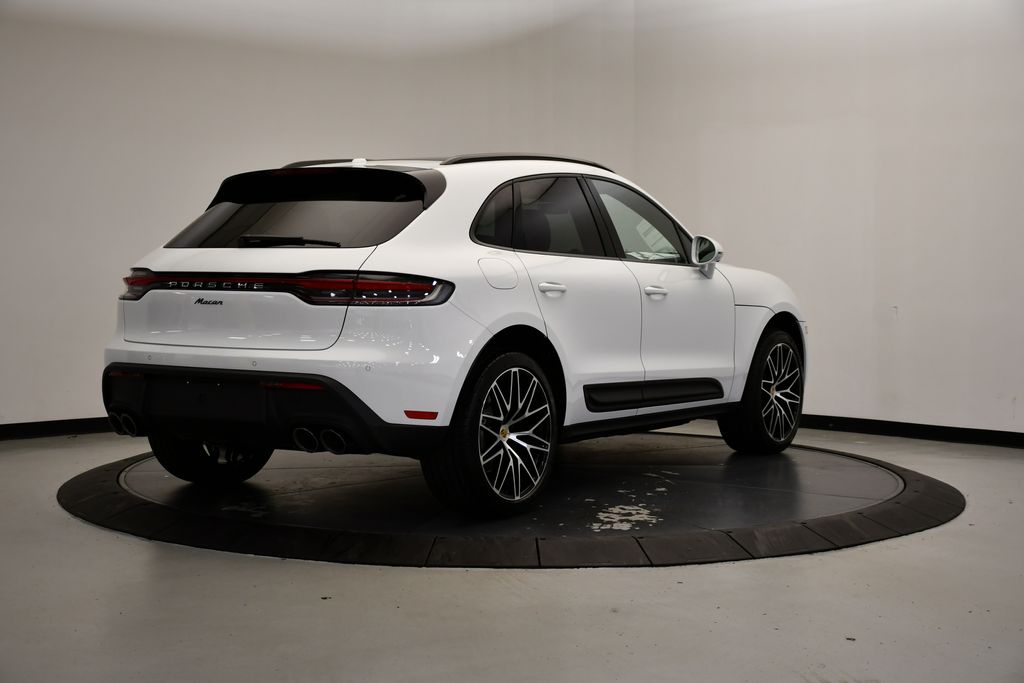 Thumbnail: 2026 Porsche Macan - 7