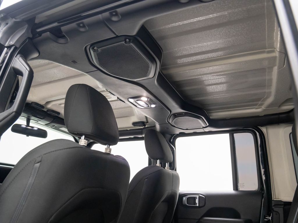 2020 Jeep Wrangler Unlimited Sahara photo