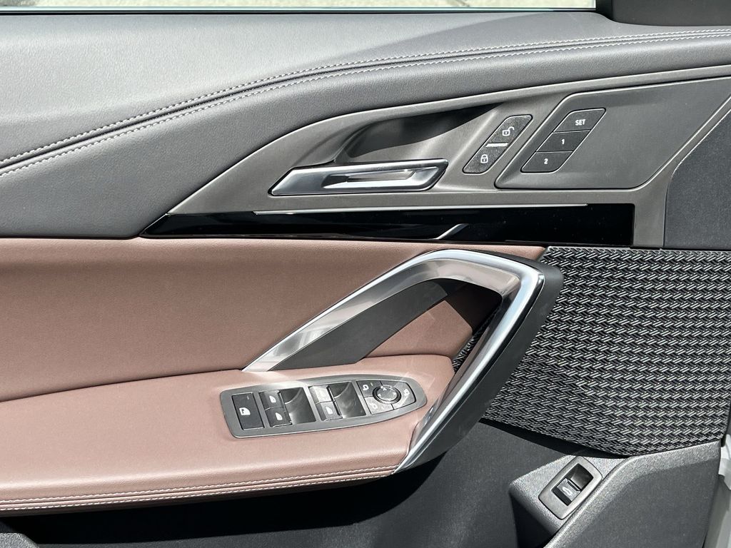 Thumbnail: 2025 BMW X1 - 13