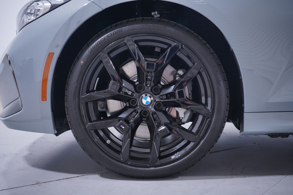 Thumbnail: 2025 BMW 3 Series - 2
