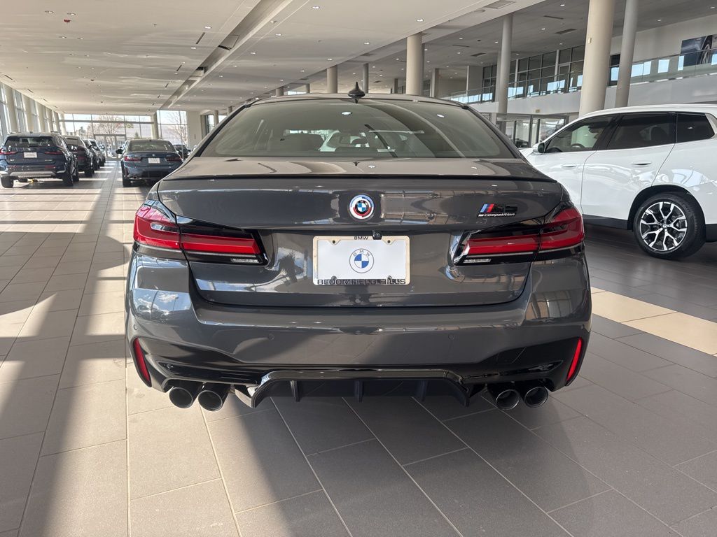 Thumbnail: 2022 BMW M5 - 6