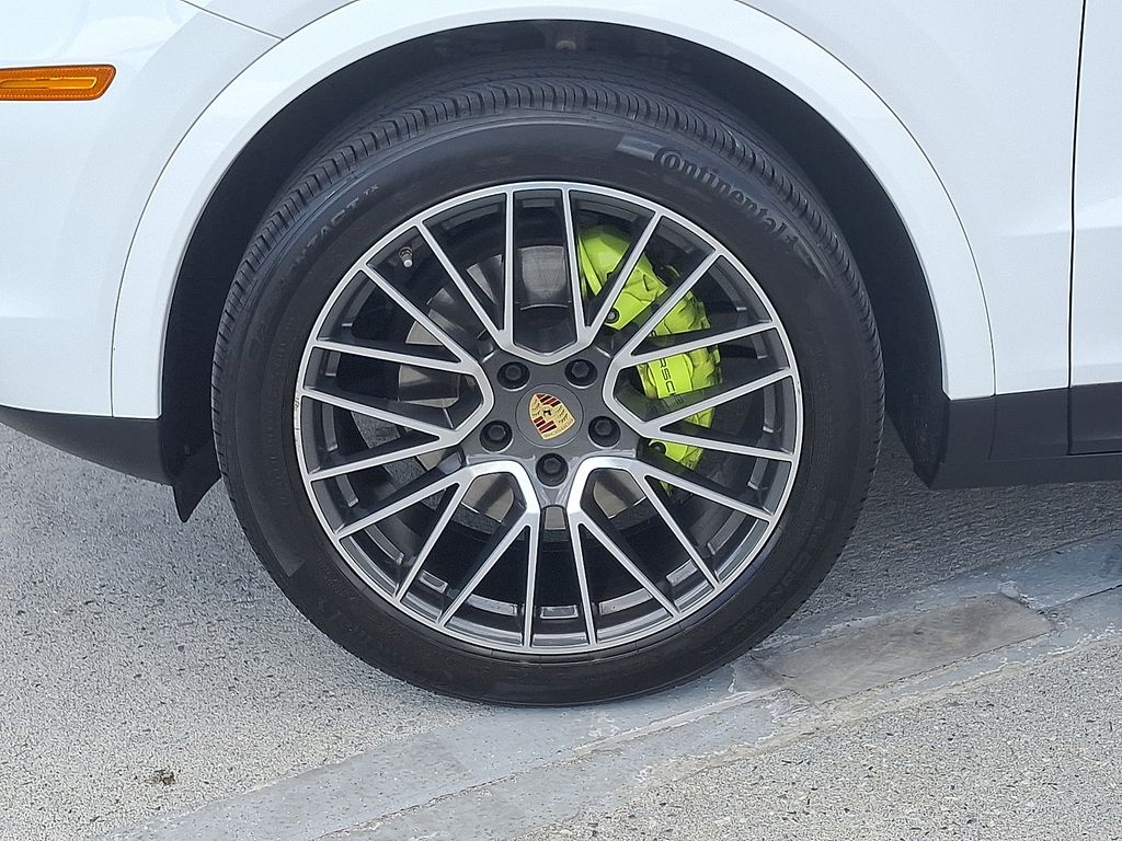 2021 Porsche Cayenne E-Hybrid 10