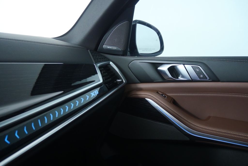 Thumbnail: 2025 BMW X5 - 27