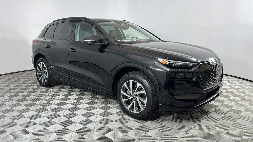 Thumbnail: 2025 Audi Q6 e-tron - 7