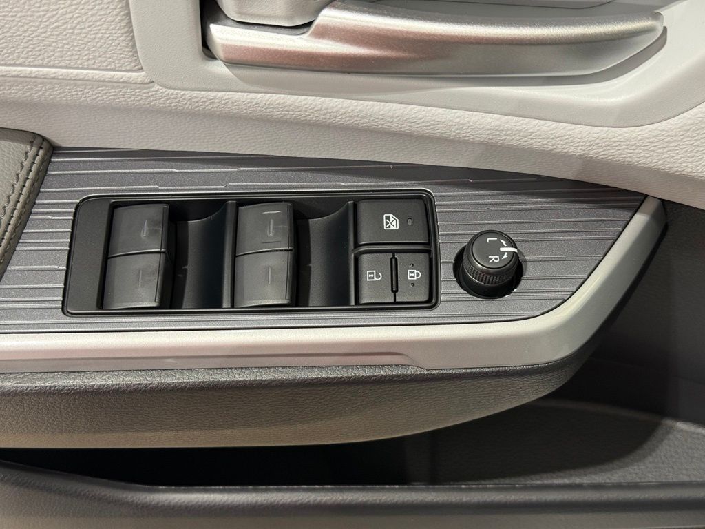 Thumbnail: 2026 Toyota Sienna - 16