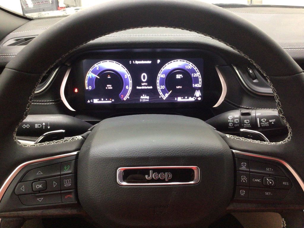 Used 2025 Jeep Grand Cherokee SUV