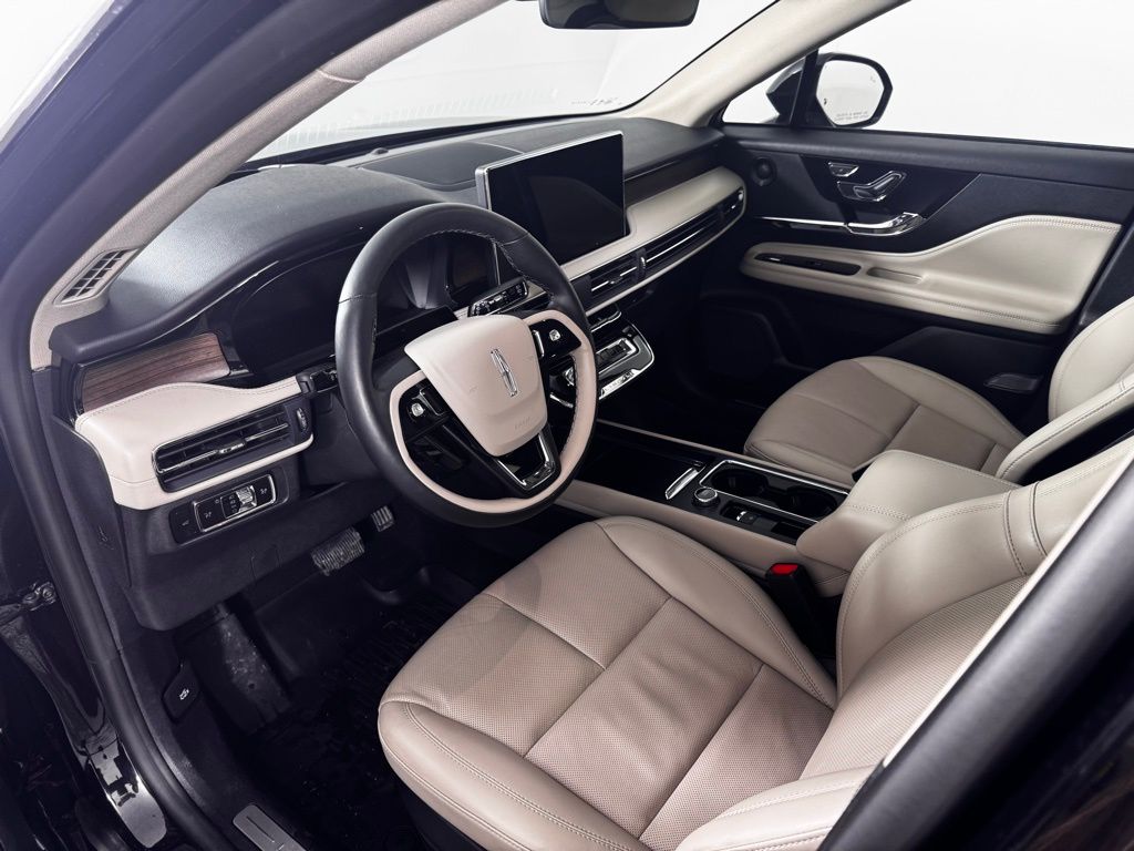 Certified Used 2025 Black Lincoln Reserve image 10