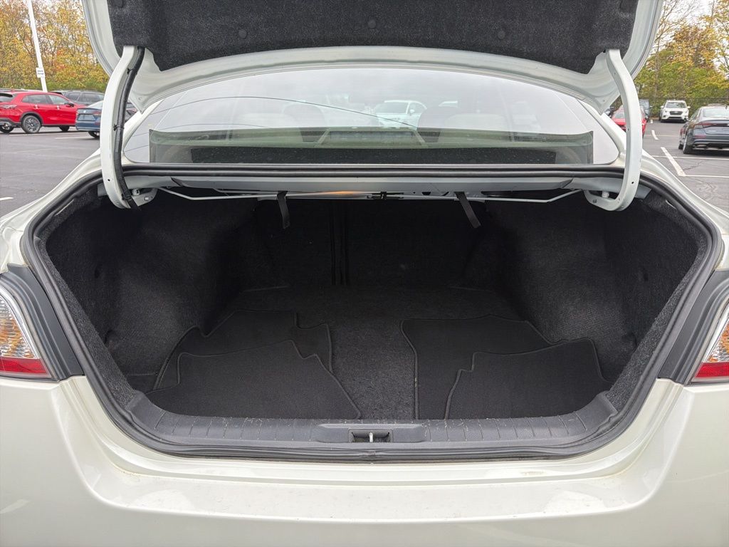 Thumbnail: 2015 Nissan Altima - 20