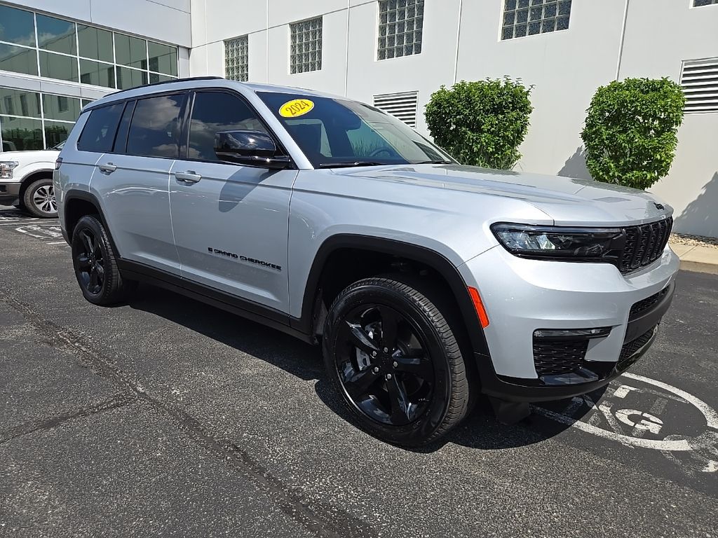 Thumbnail: 2024 Jeep Grand Cherokee L - 4
