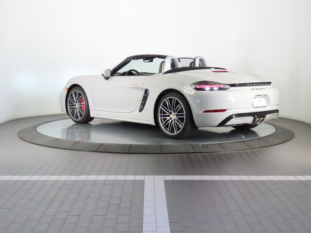 2024 Porsche 718 Boxster S 11