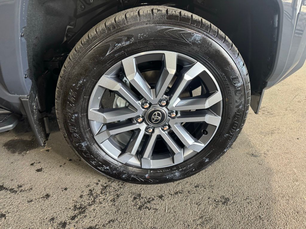 Thumbnail: 2025 Toyota 4Runner - 7