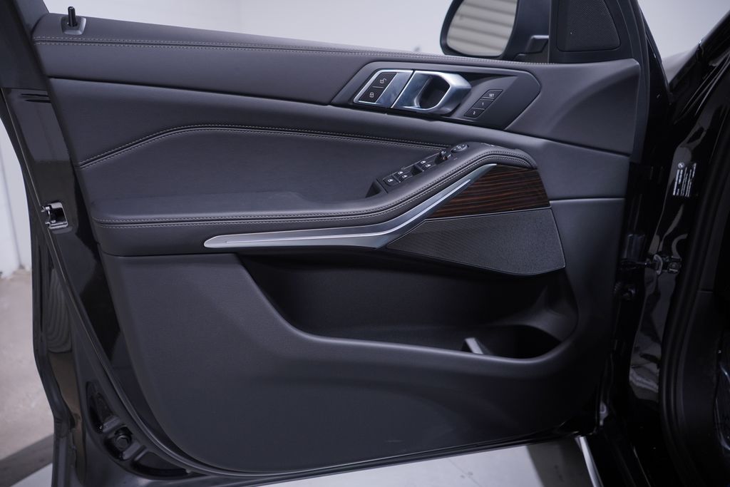 Thumbnail: 2026 BMW X5 - 10