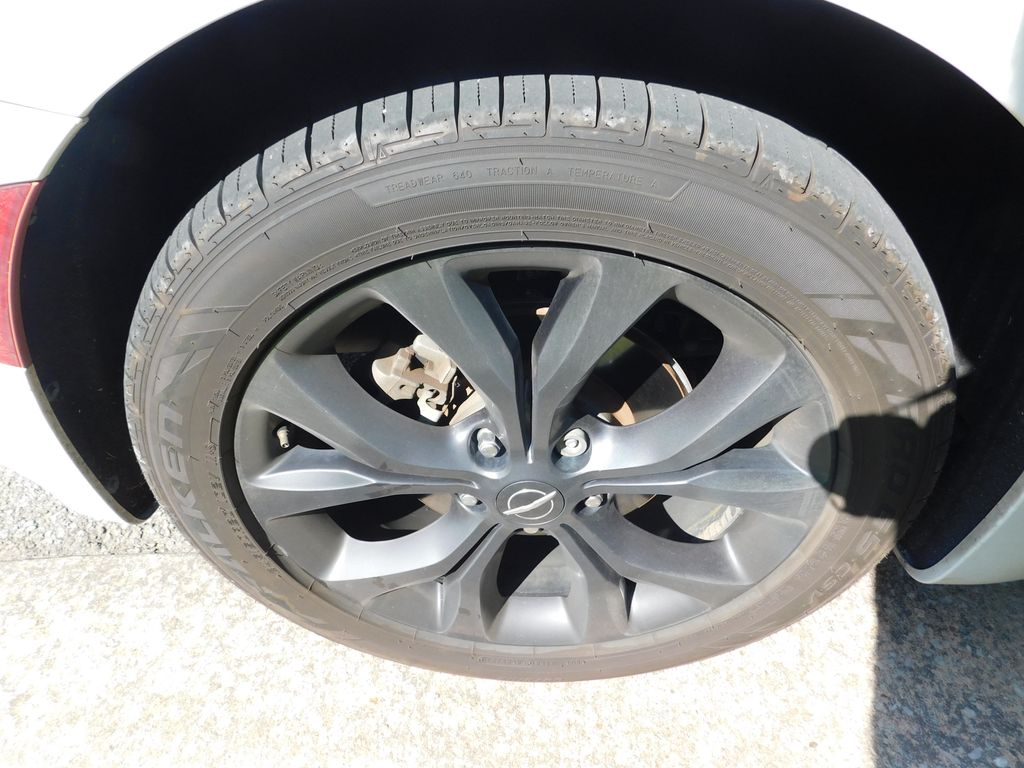 Thumbnail: 2019 Chrysler Pacifica - 9