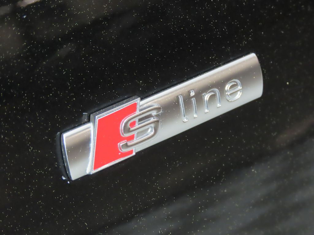 Thumbnail: 2023 Audi Q3 - 11